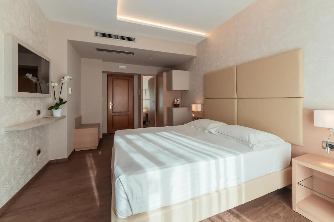 Hotel Continental Taormine 3*,
